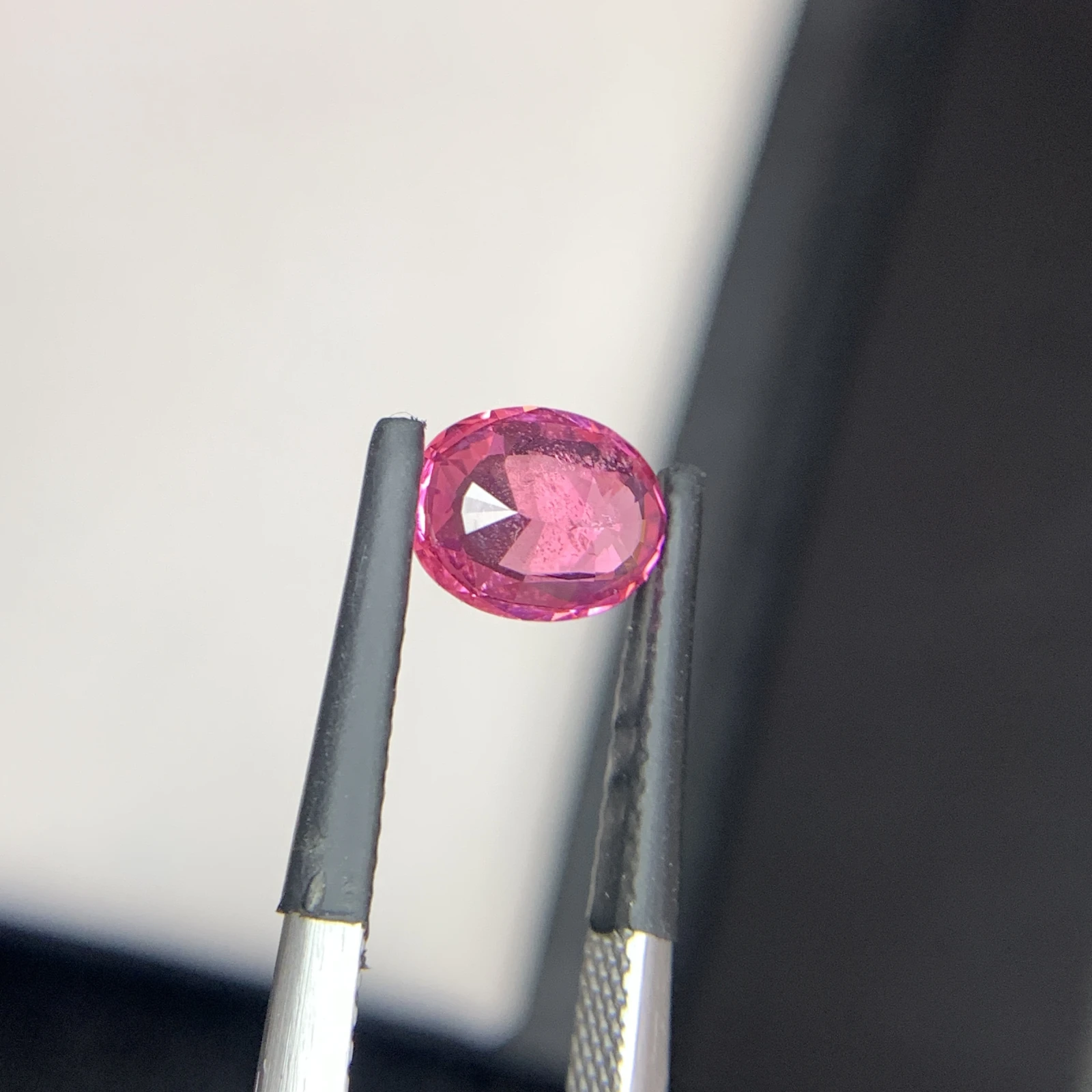 Natural Mahenge Spinel Vivid Pink 1.25 Carat Faceted Oval Shape Loose Gemstone — view 7